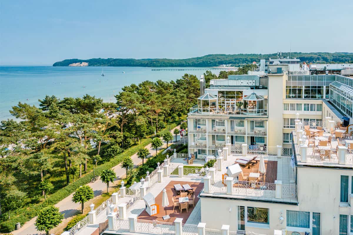 Rugard Strandhotel Binz auf Rügen mit Terrasse und Blick auf die Ostsee